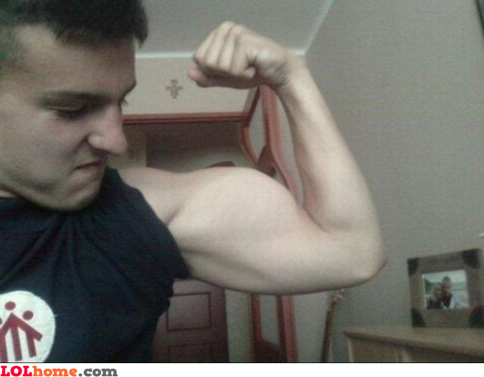 http://www.lolhome.com/img_big/photoshopped-muscle.jpg